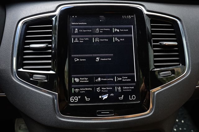 2017 Volvo XC90 T6 AWD 7-Passenger Momentum - 22999173 - 40