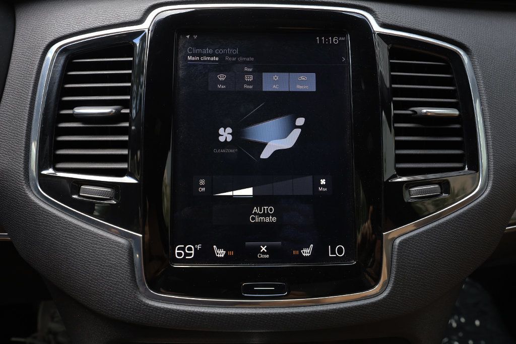 2017 Volvo XC90 T6 AWD 7-Passenger Momentum - 22999173 - 44