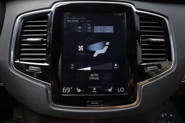 2017 Volvo XC90 T6 AWD 7-Passenger Momentum - 22999173 - 44