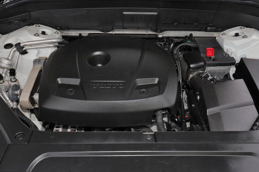 2017 Volvo XC90 T6 AWD 7-Passenger Momentum - 22999173 - 51