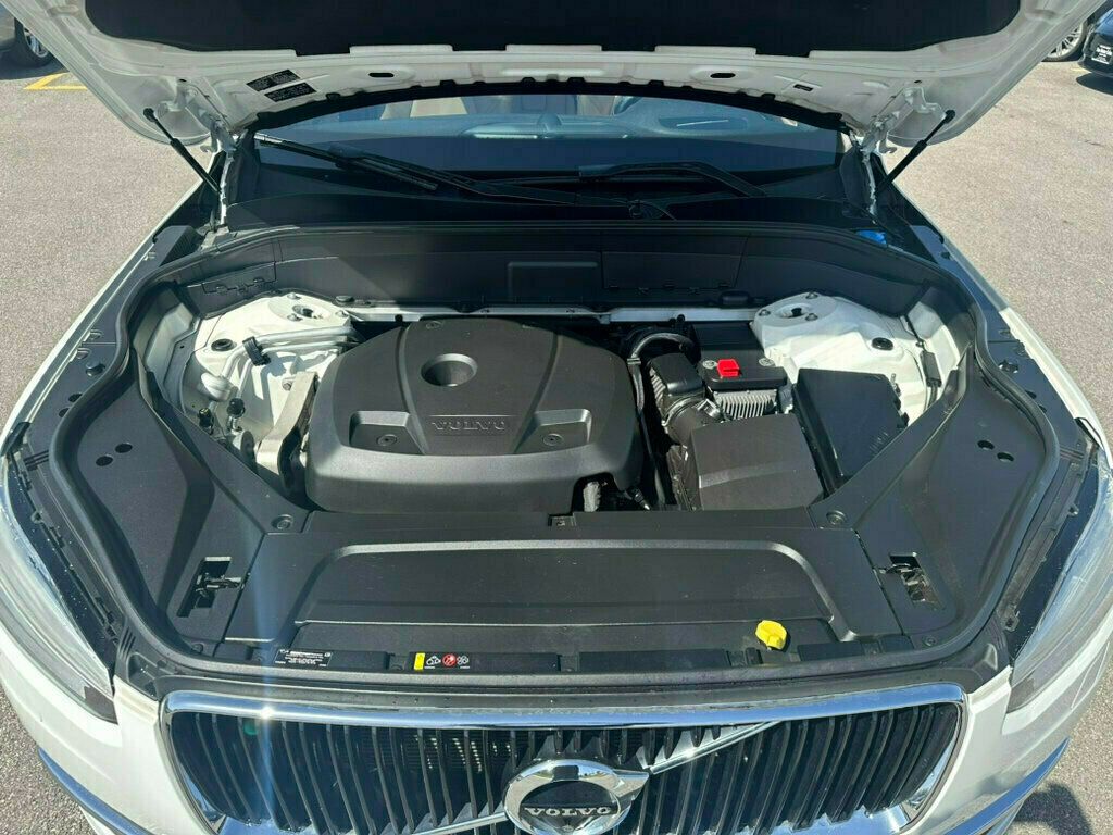 2017 Volvo XC90 T6 AWD 7-Passenger Momentum - 22391712 - 44