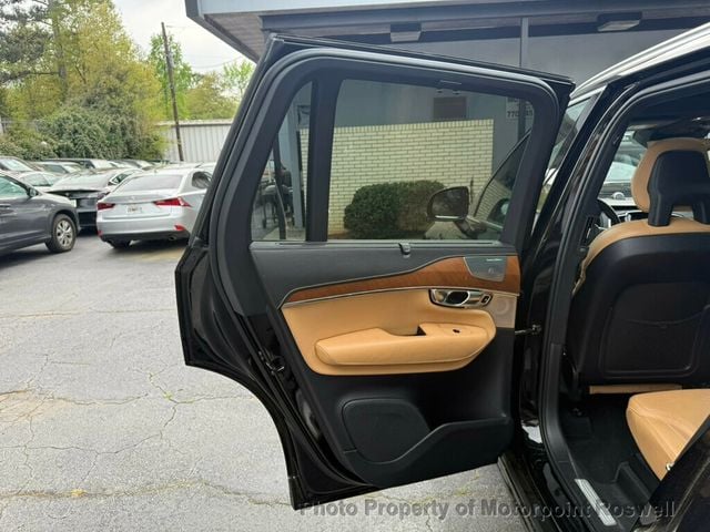2017 Volvo XC90 T8 eAWD Plug-In Hybrid 7-Passenger Inscription - 23000072 - 11