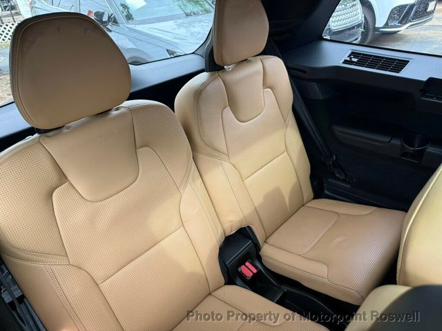 2017 Volvo XC90 T8 eAWD Plug-In Hybrid 7-Passenger Inscription - 23000072 - 17