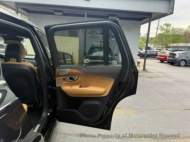 2017 Volvo XC90 T8 eAWD Plug-In Hybrid 7-Passenger Inscription - 23000072 - 19