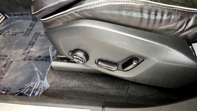 2017 Volvo XC90 T8 eAWD Plug-In Hybrid 7-Seater R-Design w/ Vision & Convenience - 23012931 - 11