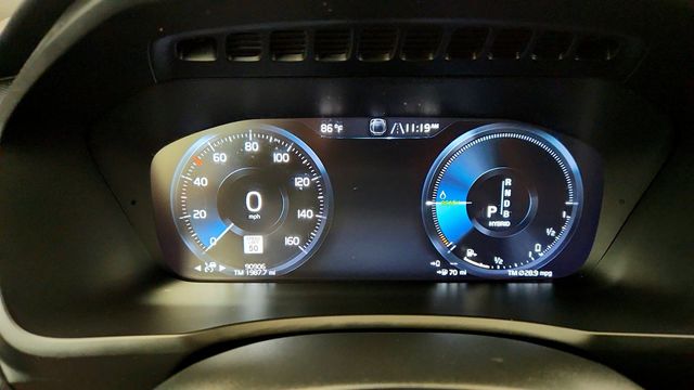 2017 Volvo XC90 T8 eAWD Plug-In Hybrid 7-Seater R-Design w/ Vision & Convenience - 23012931 - 14