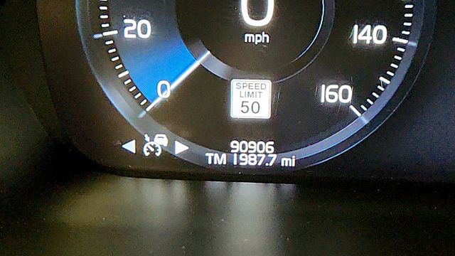 2017 Volvo XC90 T8 eAWD Plug-In Hybrid 7-Seater R-Design w/ Vision & Convenience - 23012931 - 15