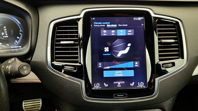 2017 Volvo XC90 T8 eAWD Plug-In Hybrid 7-Seater R-Design w/ Vision & Convenience - 23012931 - 18