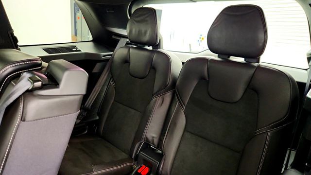 2017 Volvo XC90 T8 eAWD Plug-In Hybrid 7-Seater R-Design w/ Vision & Convenience - 23012931 - 22