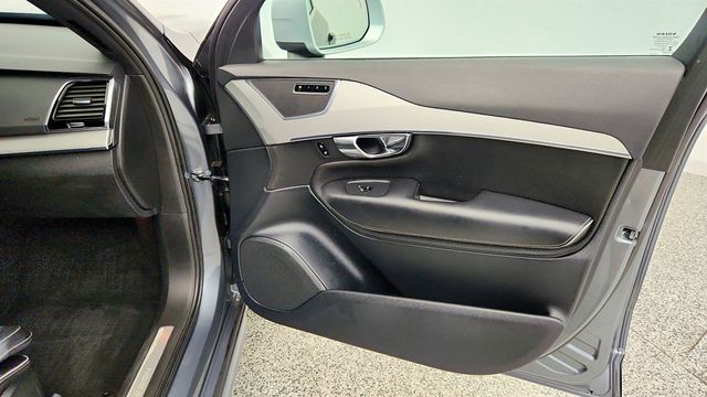 2017 Volvo XC90 T8 eAWD Plug-In Hybrid 7-Seater R-Design w/ Vision & Convenience - 23012931 - 27