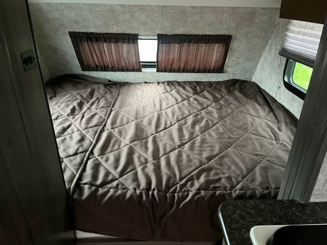 2017 Winnebago Winnie Drop WD1780  - 23014858 - 9