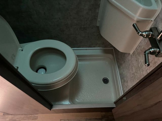 2017 Winnebago Winnie Drop WD1780  - 23014858 - 15