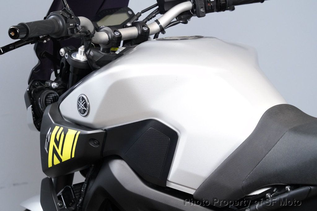 2017 Yamaha FZ-09 Includes Warranty - 23071411 - 37