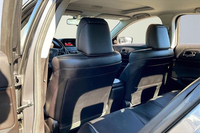 2018 Acura ILX Special Edition Sedan - 22923961 - 17