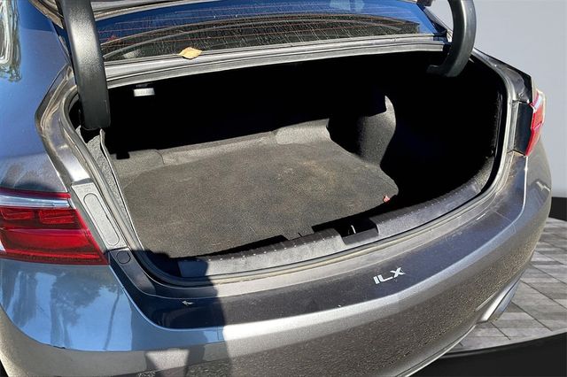 2018 Acura ILX Special Edition Sedan - 22923961 - 33