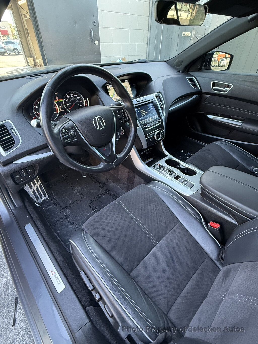 Acura TLX photo 14