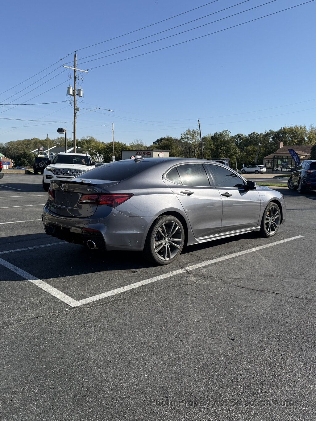 Acura TLX photo 8
