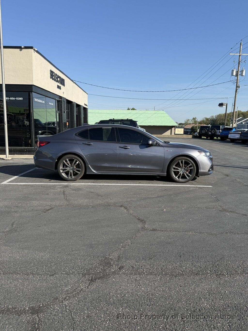 Acura TLX photo 9