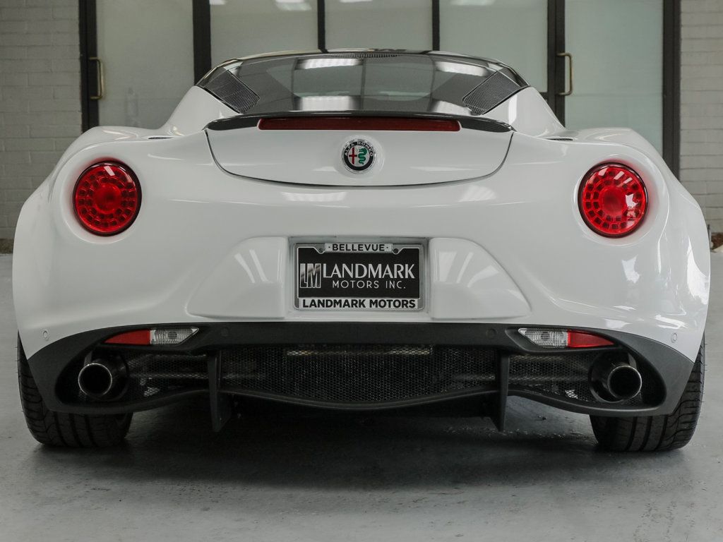 Alfa Romeo 4C photo 39