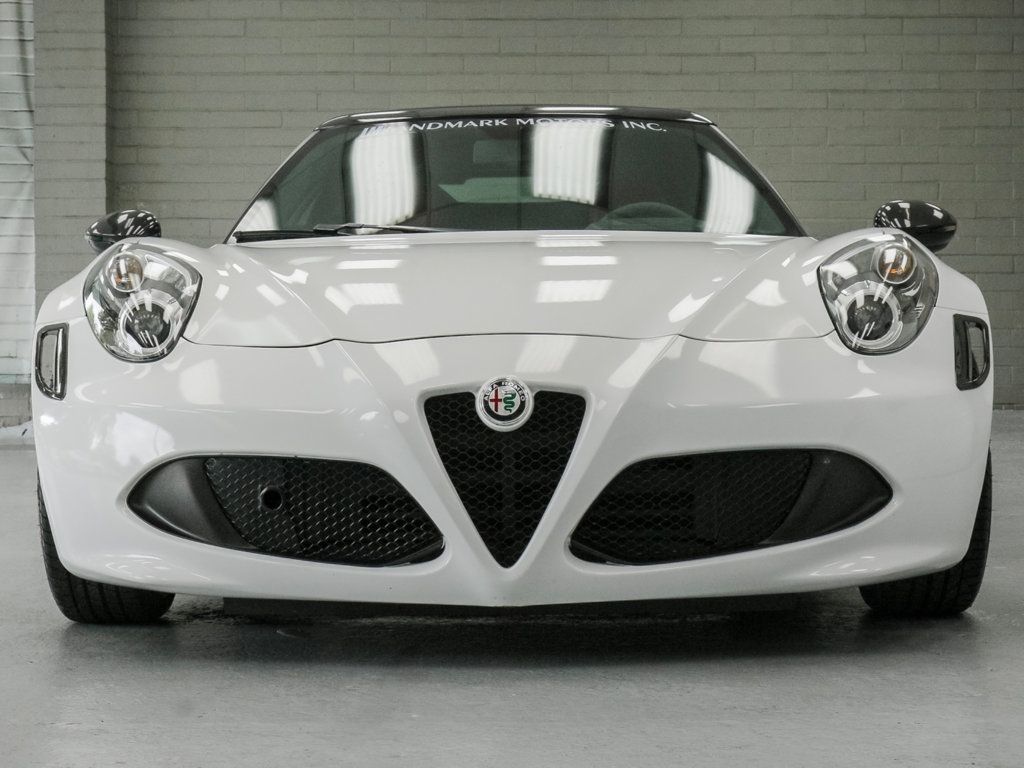 Alfa Romeo 4C photo 5