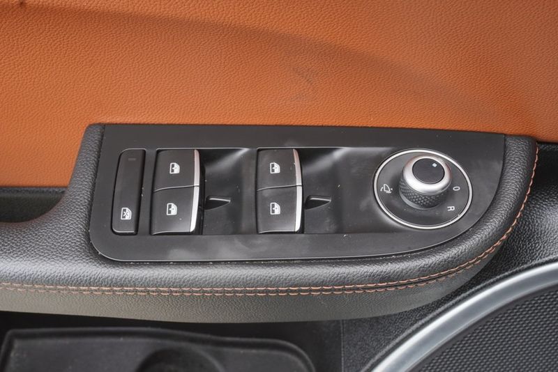 2018 Alfa Romeo Giulia Base photo 29
