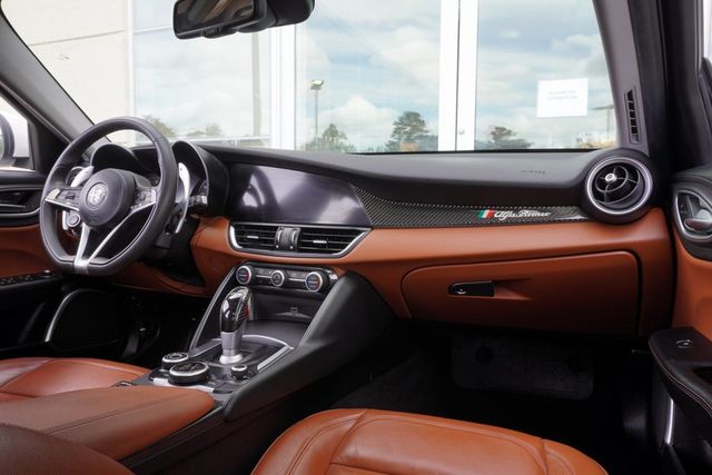 2018 Alfa Romeo Giulia AWD - 22941803 - 13
