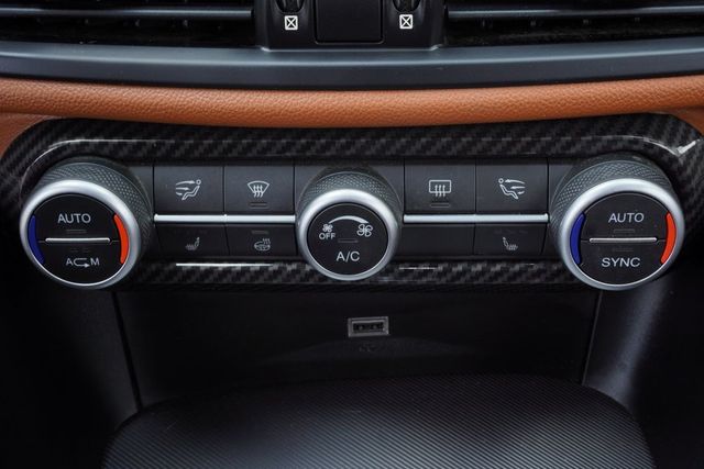 2018 Alfa Romeo Giulia AWD - 22941803 - 19