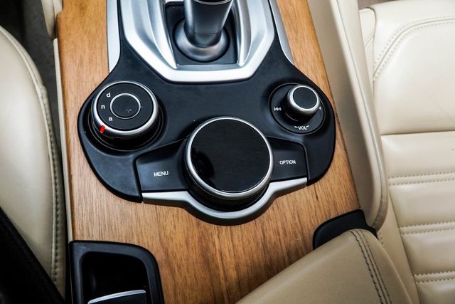2018 Alfa Romeo Giulia Ti - 22981990 - 17
