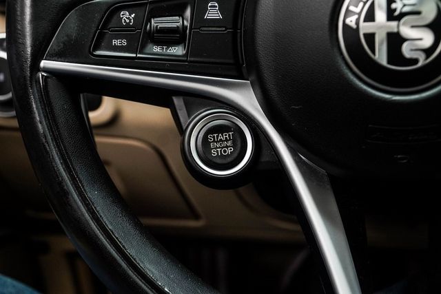 2018 Alfa Romeo Giulia Ti - 22981990 - 27