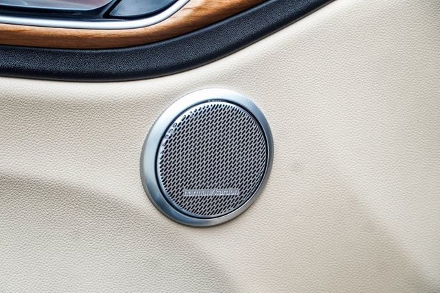 2018 Alfa Romeo Giulia Ti - 22981990 - 32