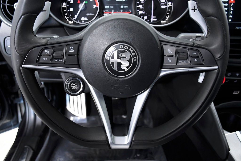 2018 Alfa Romeo Giulia Ti AWD - 22740588 - 19