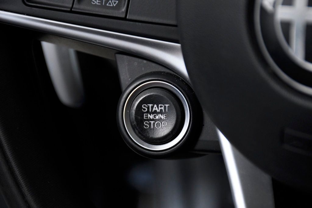 2018 Alfa Romeo Giulia Ti AWD - 22740588 - 26