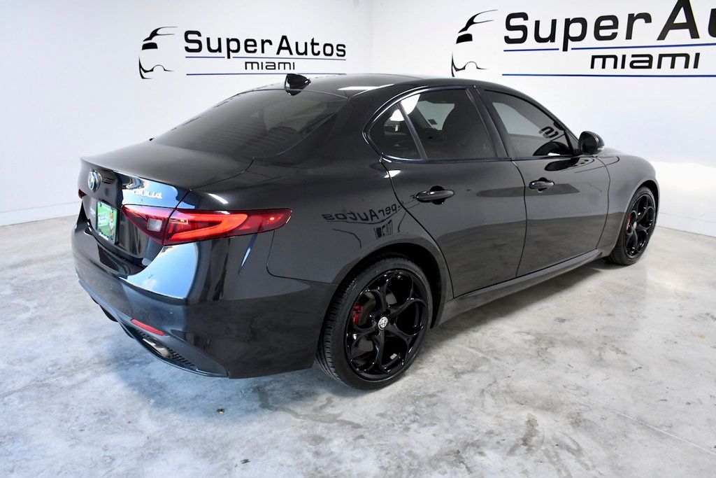 2018 Alfa Romeo Giulia Ti AWD - 22740588 - 3