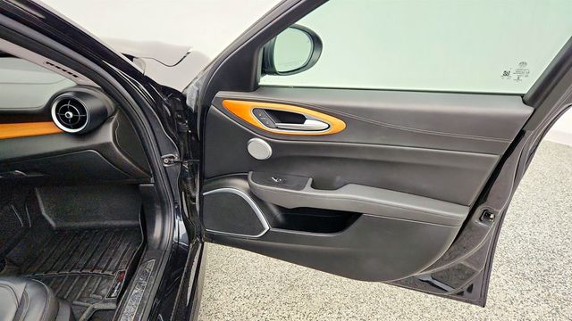 2018 Alfa Romeo Giulia Ti Lusso AWD - 23018144 - 25