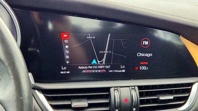 2018 Alfa Romeo Giulia Ti Lusso AWD w/ Dual Pane Sunroof, Navigation, h/k Premium Audio - 23018144 - 18