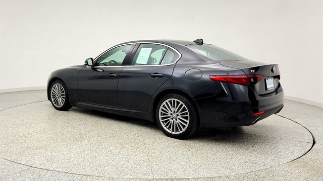 2018 Alfa Romeo Giulia Ti Lusso AWD w/ Dual Pane Sunroof, Navigation, h/k Premium Audio - 23018144 - 6