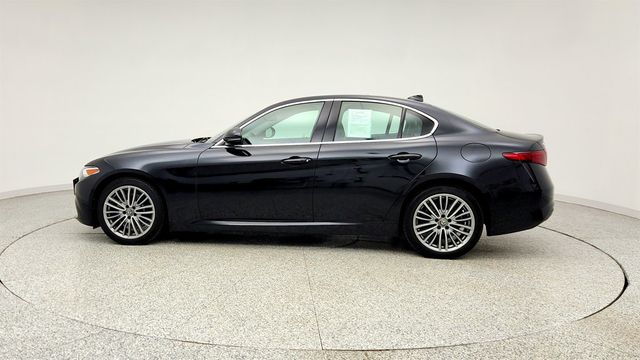 2018 Alfa Romeo Giulia Ti Lusso AWD w/ Dual Pane Sunroof, Navigation, h/k Premium Audio - 23018144 - 7