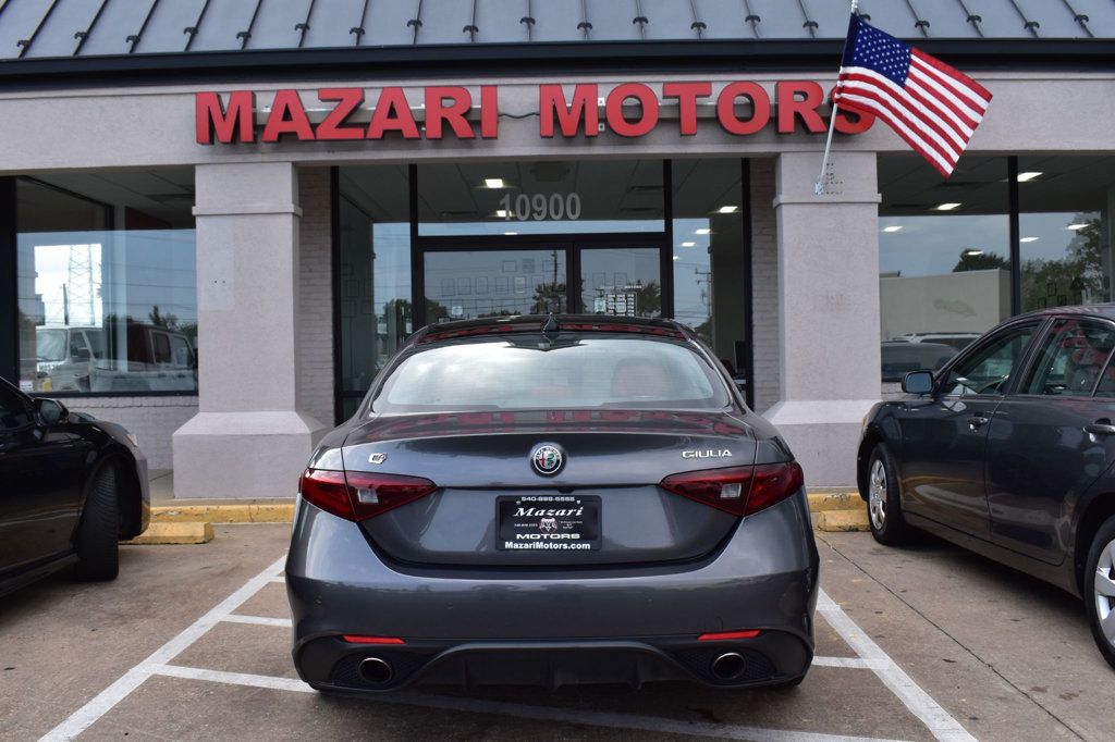 2018 Alfa Romeo Giulia Ti Sport AWD - 23084212 - 9