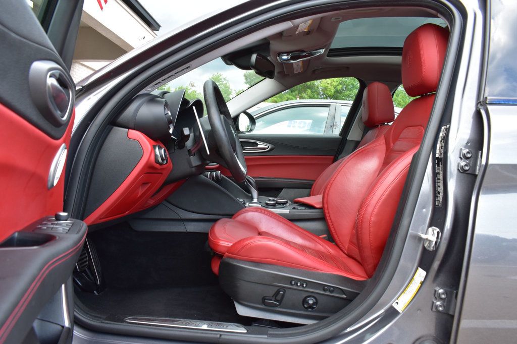 2018 Alfa Romeo Giulia Ti Sport AWD - 23084212 - 11