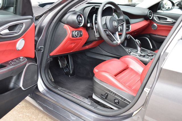 2018 Alfa Romeo Giulia Ti Sport AWD - 23084212 - 13