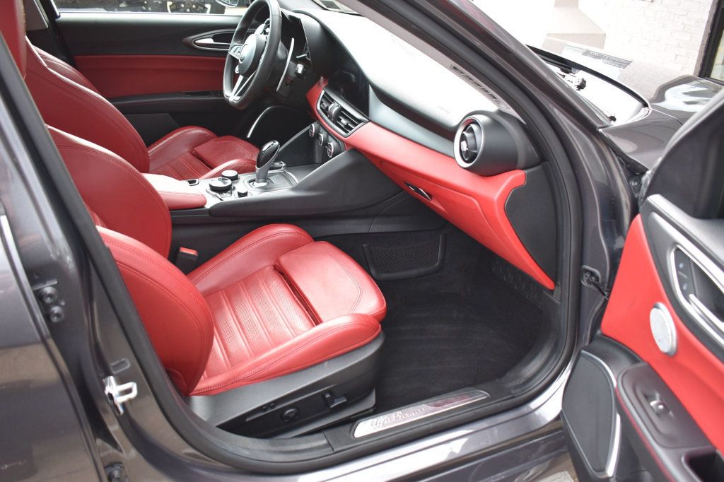 2018 Alfa Romeo Giulia Ti Sport AWD - 23084212 - 16