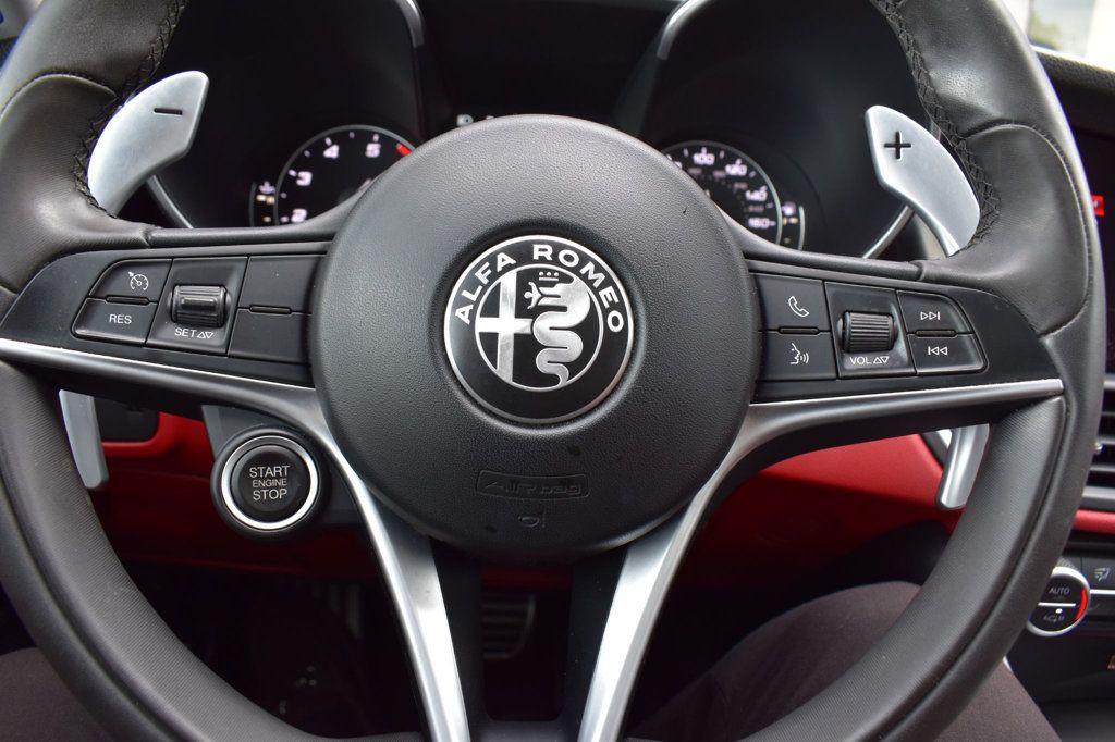 2018 Alfa Romeo Giulia Ti Sport AWD - 23084212 - 25
