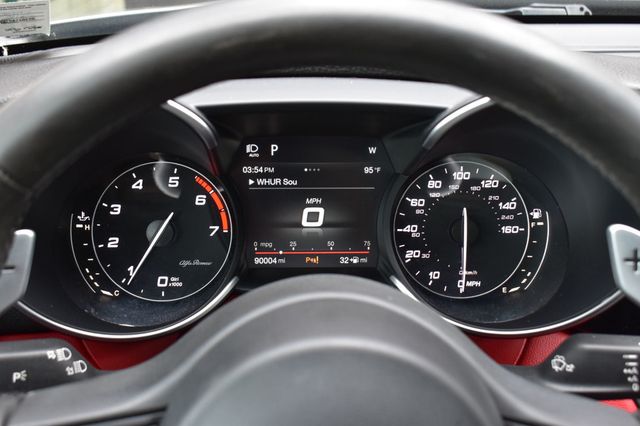 2018 Alfa Romeo Giulia Ti Sport AWD - 23084212 - 26