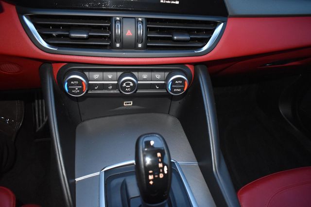 2018 Alfa Romeo Giulia Ti Sport AWD - 23084212 - 28