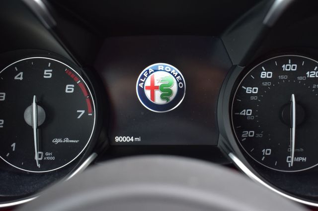 2018 Alfa Romeo Giulia Ti Sport AWD - 23084212 - 32