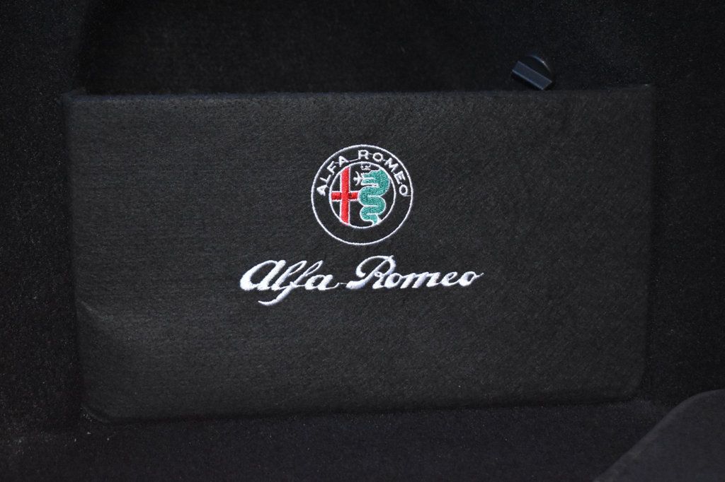 2018 Alfa Romeo Giulia Ti Sport AWD - 23084212 - 33