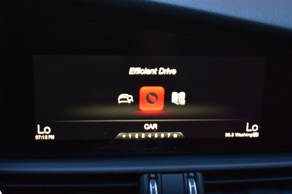 2018 Alfa Romeo Giulia Ti Sport AWD - 23084212 - 51