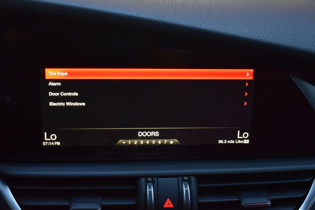 2018 Alfa Romeo Giulia Ti Sport AWD - 23084212 - 54