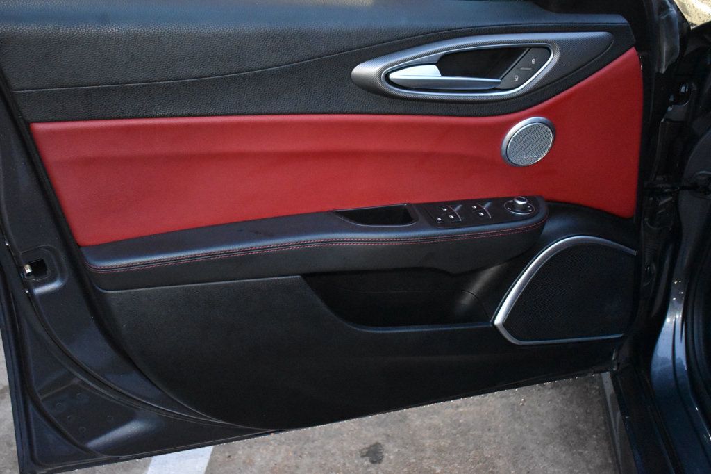 2018 Alfa Romeo Giulia Ti Sport AWD - 23084212 - 55