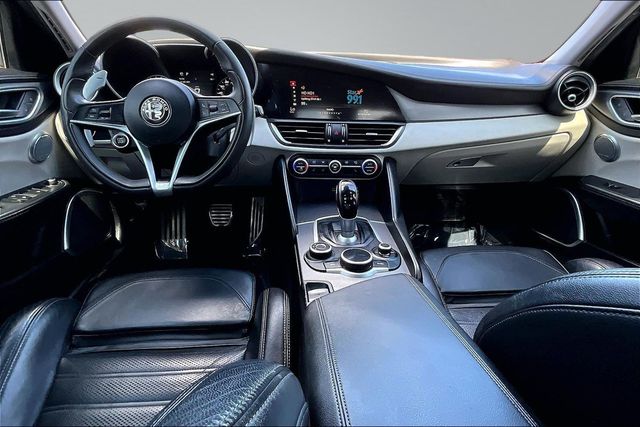 2018 Alfa Romeo Giulia Ti Sport AWD - 23070671 - 18